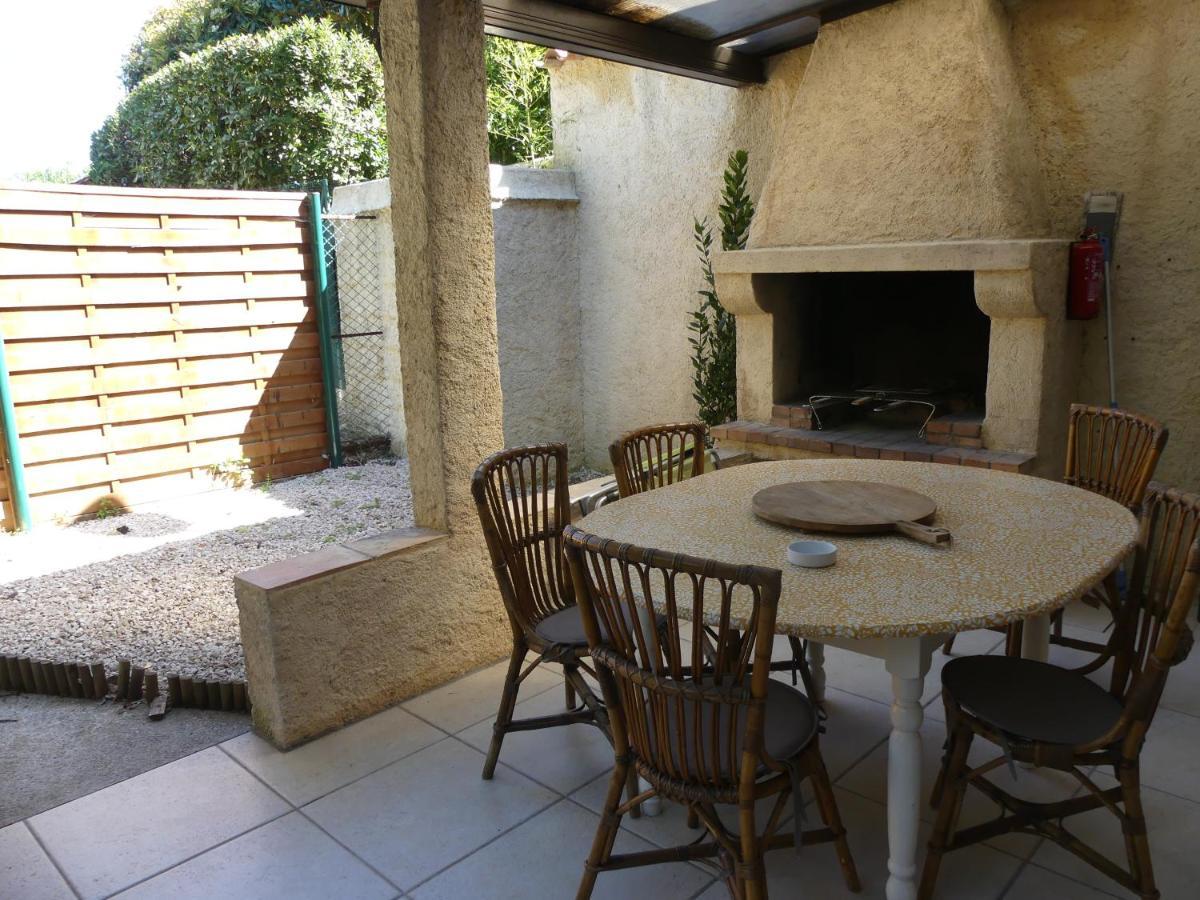 Rez De Jardin Au Calme Et Proche Mer Mandelieu-La Napoule Exterior photo